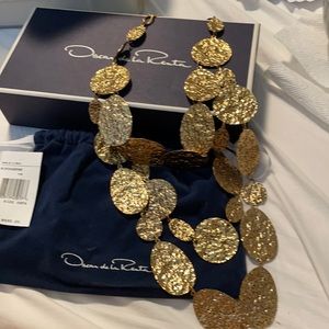 Oscar de la Renta Gold costume necklace